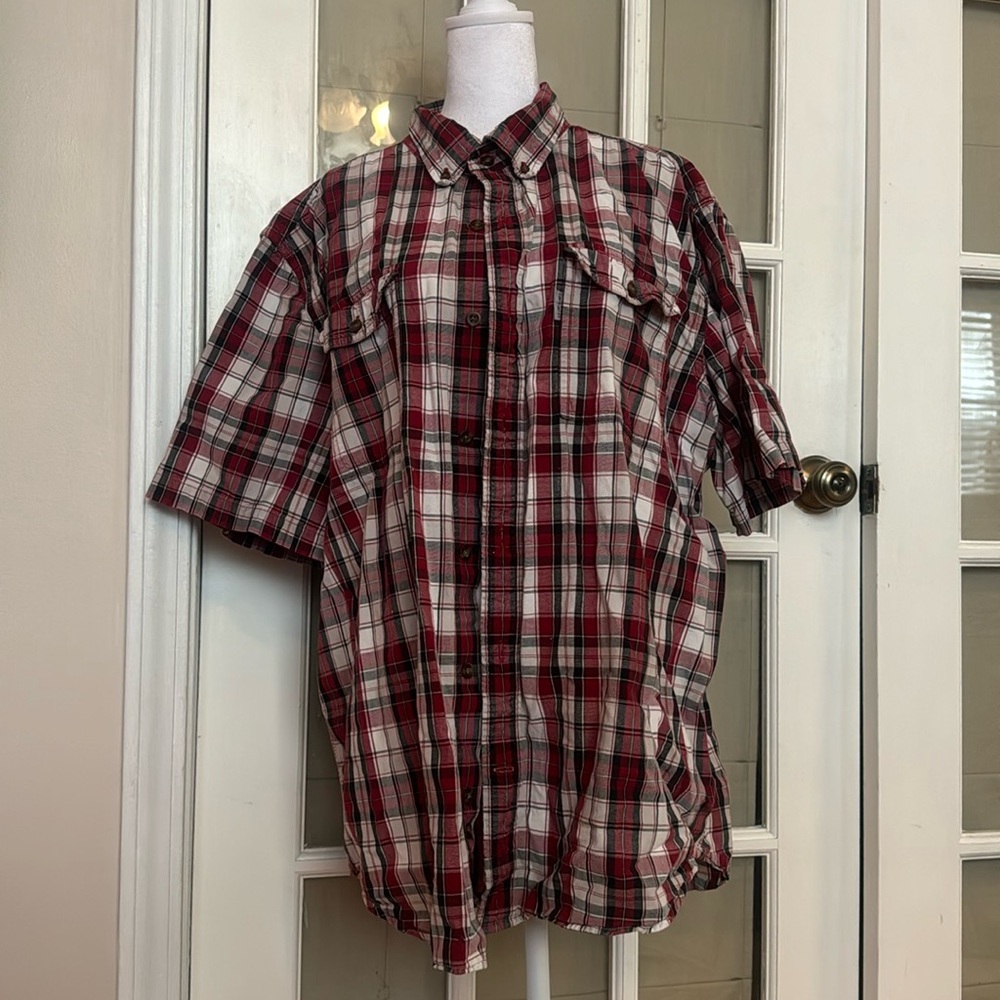 Carhartt plaid short sleeve button down shirt.